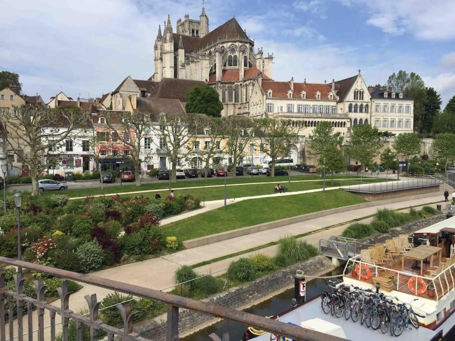 Bel Appart Au Centre-Ville Proche Gare Avec Wifi. Auxerre Eksteriør billede